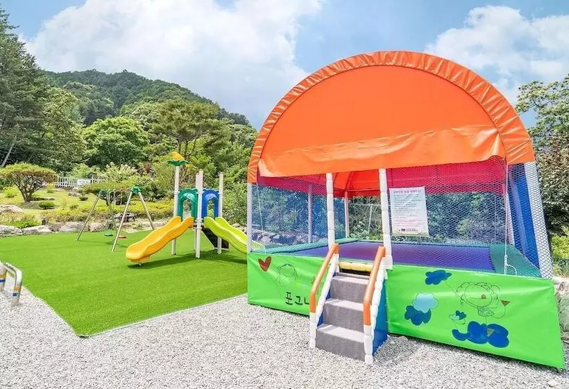 ペンション Gapyeong Pogny Kids Poolvilla