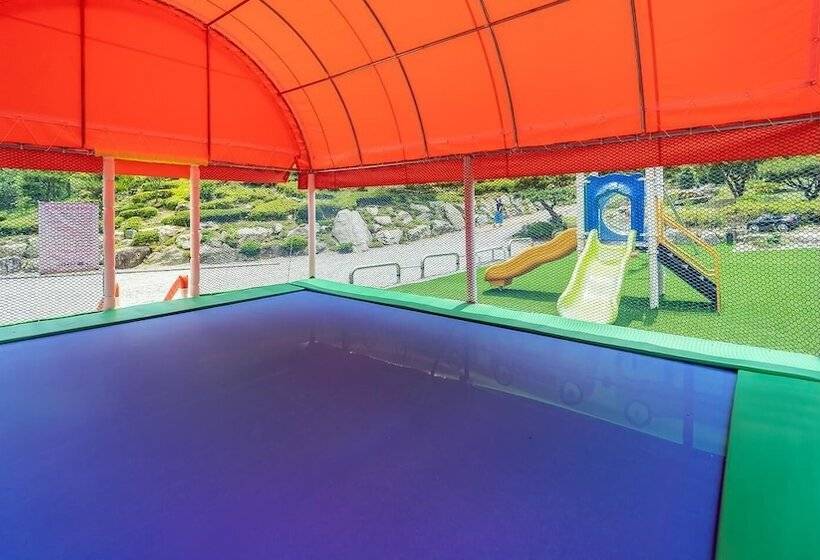 פנסיון Gapyeong Pogny Kids Poolvilla