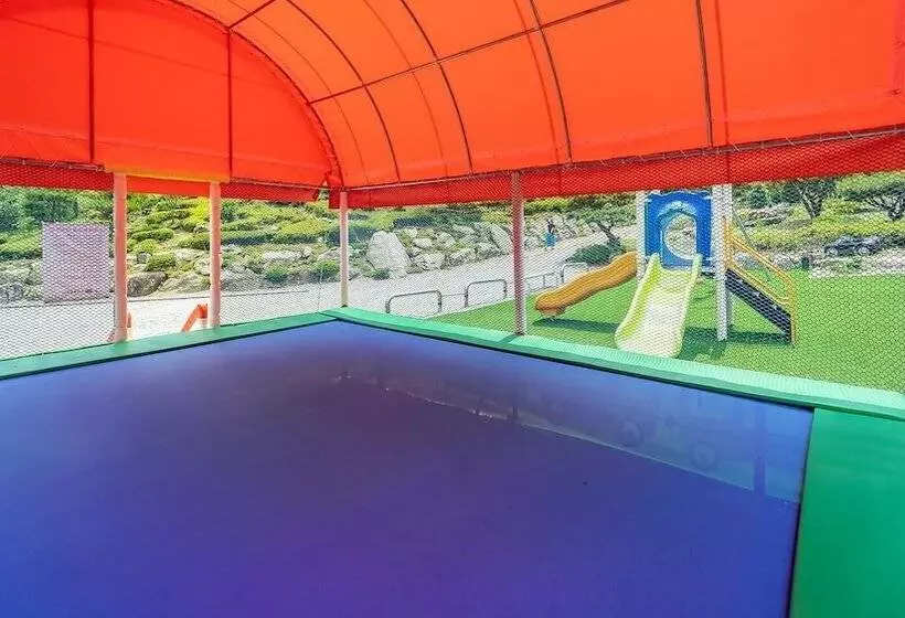 ペンション Gapyeong Pogny Kids Poolvilla
