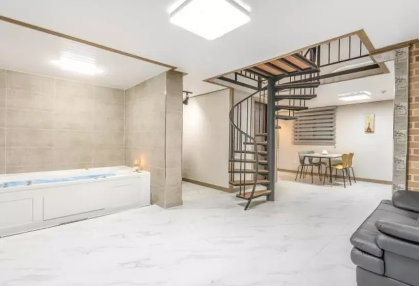 ペンション Gapyeong Sun Poolvilla