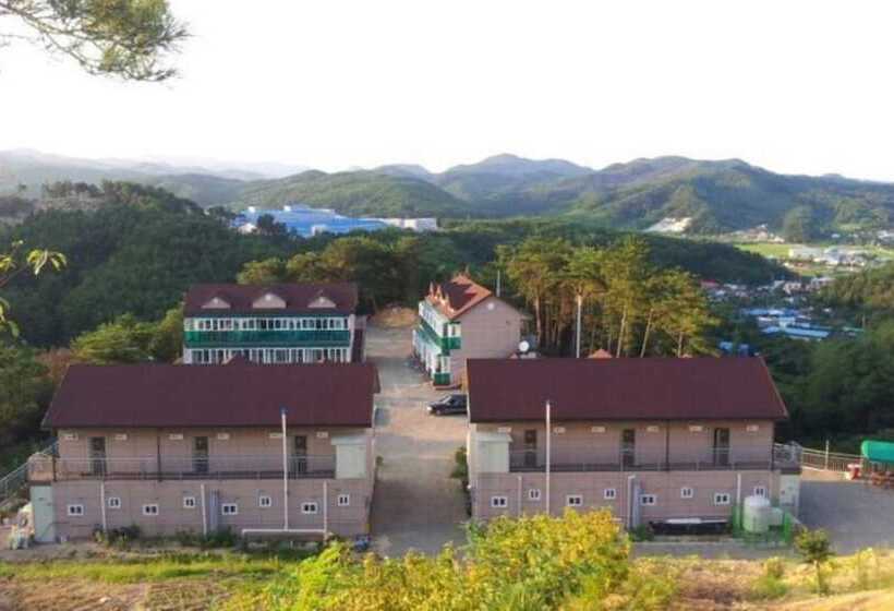 Gyeongju Central Park Pension