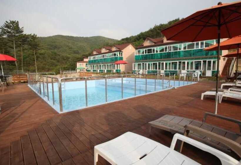 Gyeongju Central Park Pension