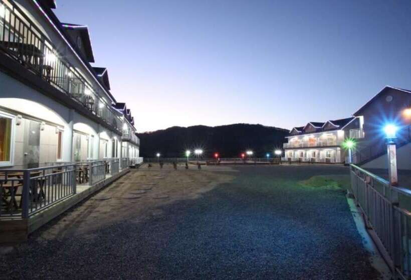 Gyeongju Central Park Pension