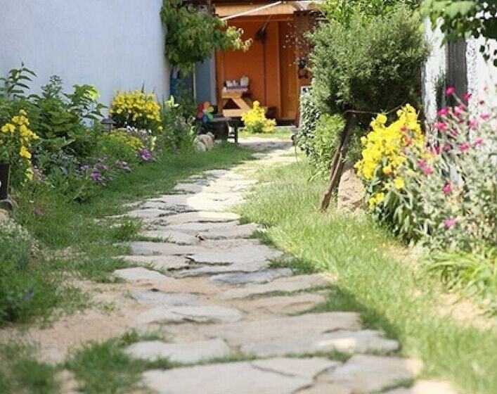 Pension Gyeongju Sopunggil Hanok Stay