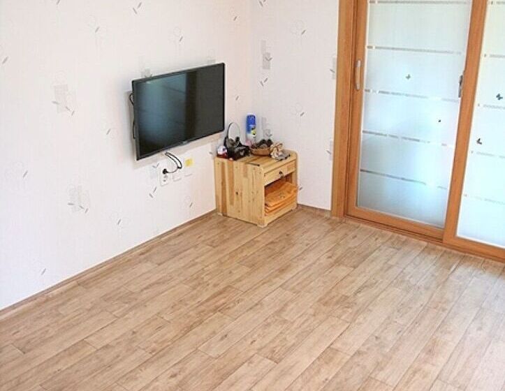 Pension Gyeongju Sopunggil Hanok Stay