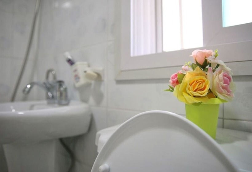 Pension Gyeongju Sopunggil Hanok Stay