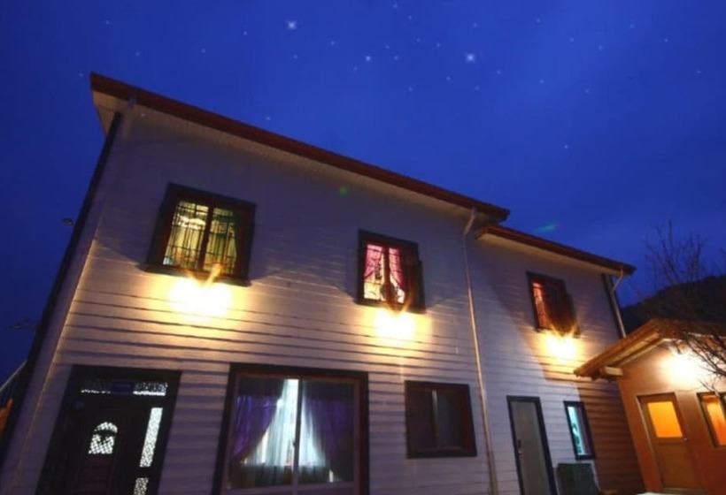 بنسيون Hongcheon Kkantte Pansion