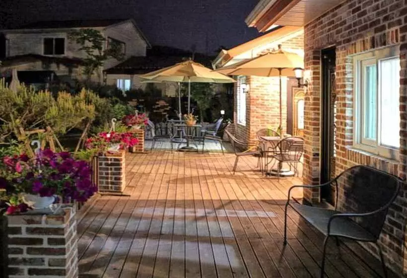 پانسیون Jeonju Morning Garden Guest House