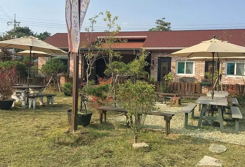 پانسیون Jeonju Morning Garden Guest House