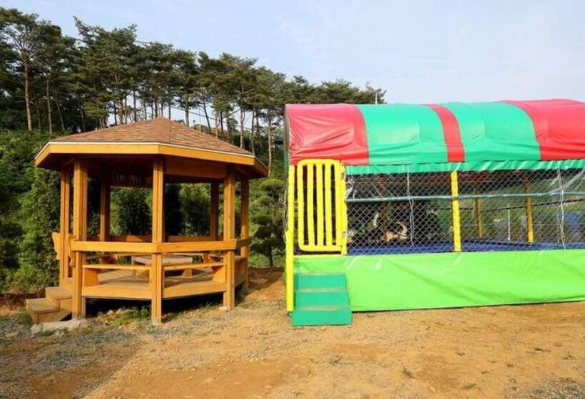 Taean Secret Garden Pension