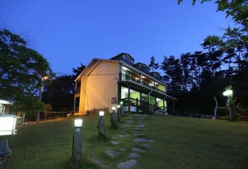 Taean Secret Garden Pension
