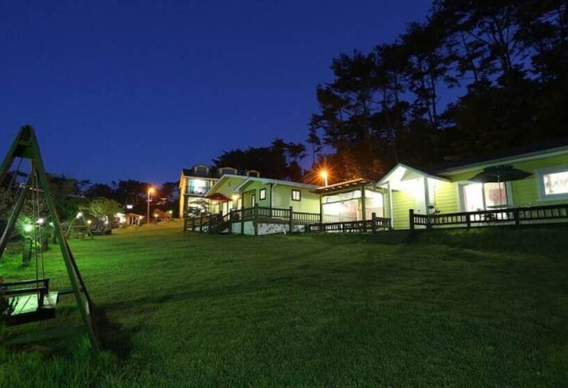 Taean Secret Garden Pension