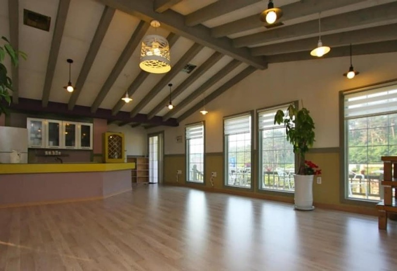 Taean Secret Garden Pension