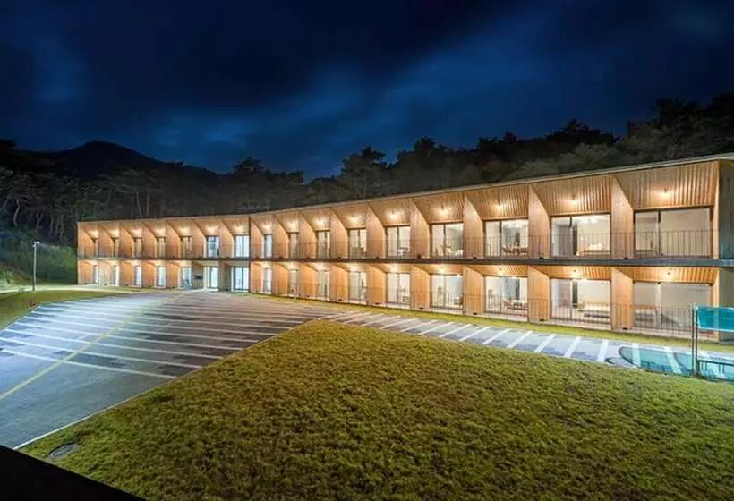 Majatalo Yongwol Eco Village Youth Hostel