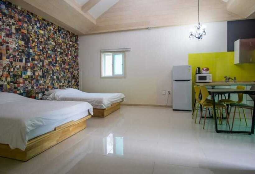 Pocheon Joey Tomato Pension