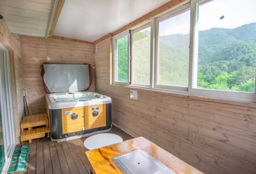 Pocheon Joey Tomato Pension