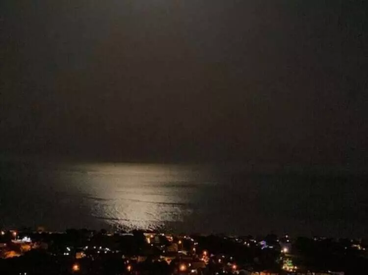 Residenssi Cedar 1 Bed House With Stunning Views