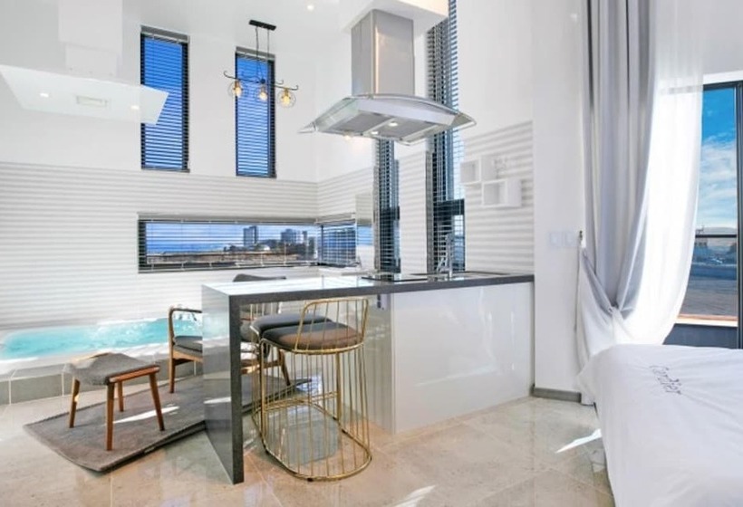 Gangneung Lulu Pension