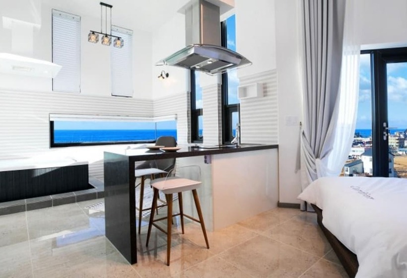 Gangneung Lulu Pension