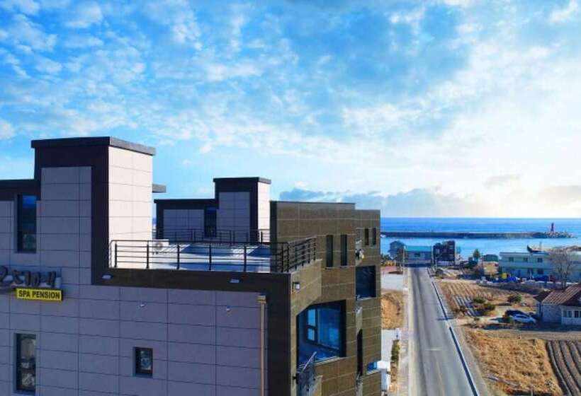 Gangneung Lulu Pension