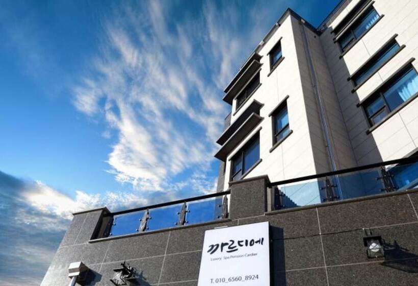 Gangneung Lulu Pension