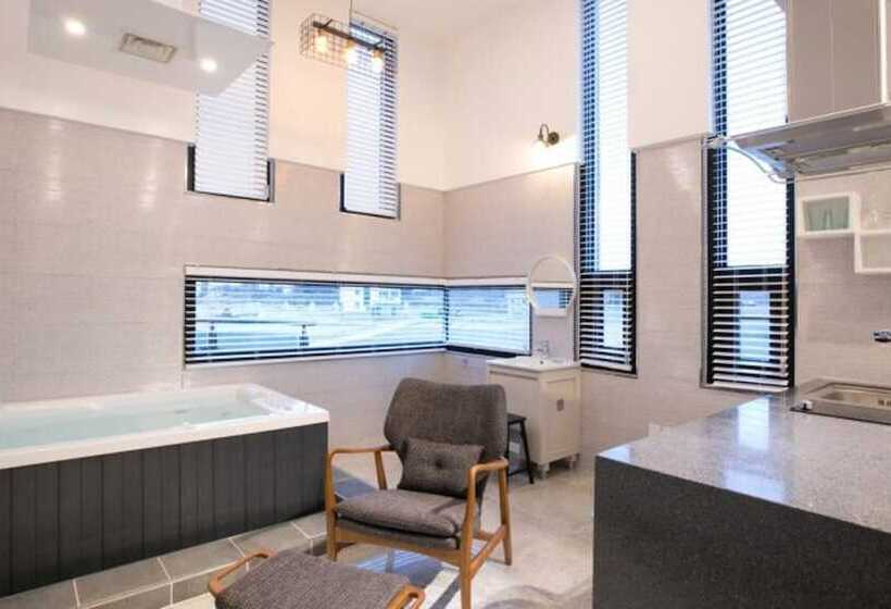 Gangneung Lulu Pension