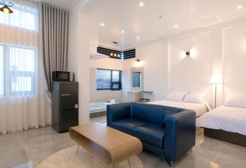 Gangneung Lulu Pension