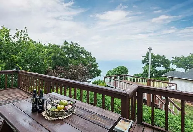 Taean Capella Pension