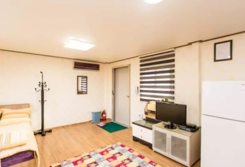 Taean  Gold House Pension