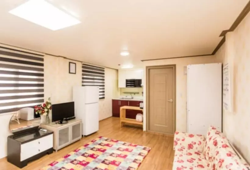 Taean  Gold House Pension