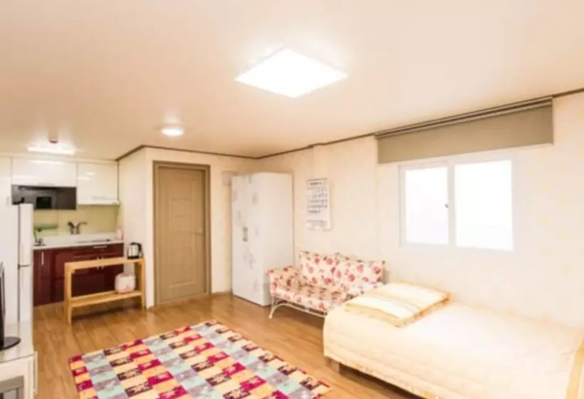 Taean  Gold House Pension