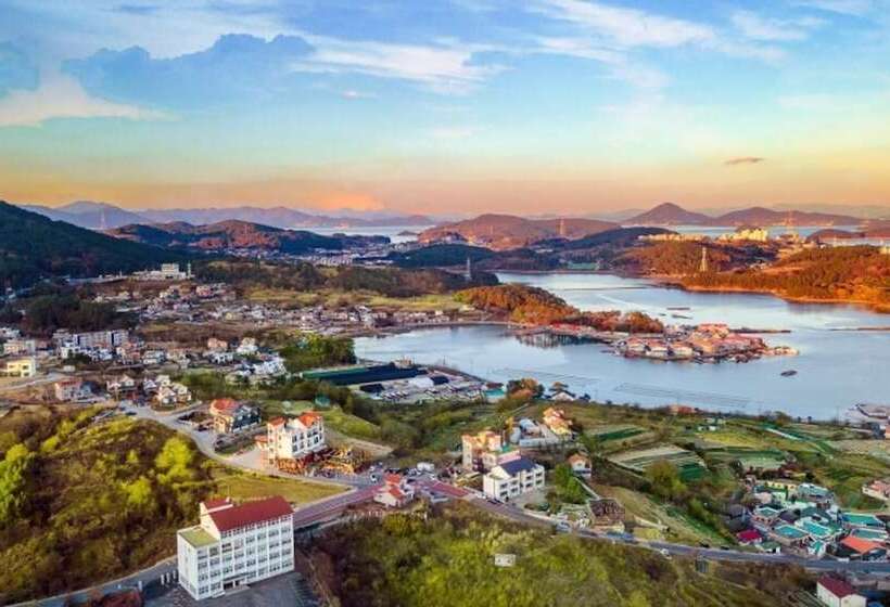 Tongyeong Haeorum Kids Pension