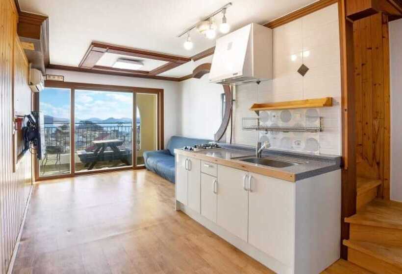 Tongyeong Haeorum Kids Pension