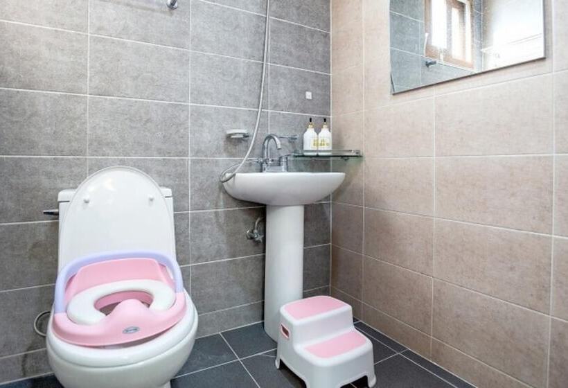 Tongyeong Haeorum Kids Pension