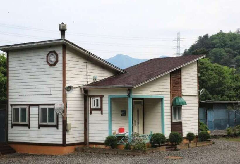 Yangpyeong 4hue House Pension
