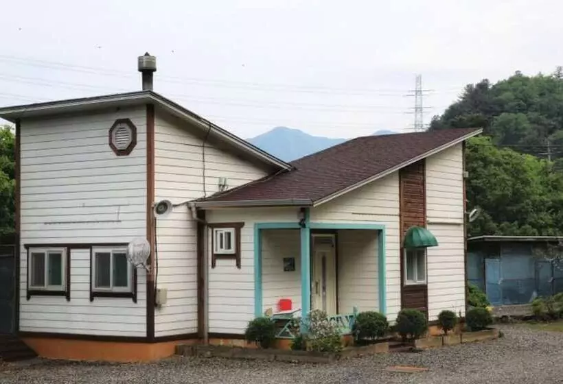 Yangpyeong 4hue House Pension
