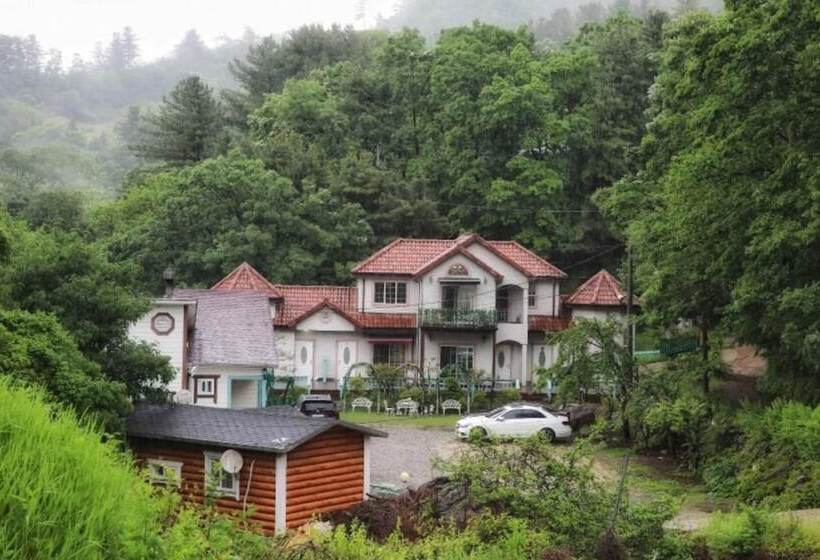 Yangpyeong 4hue House Pension