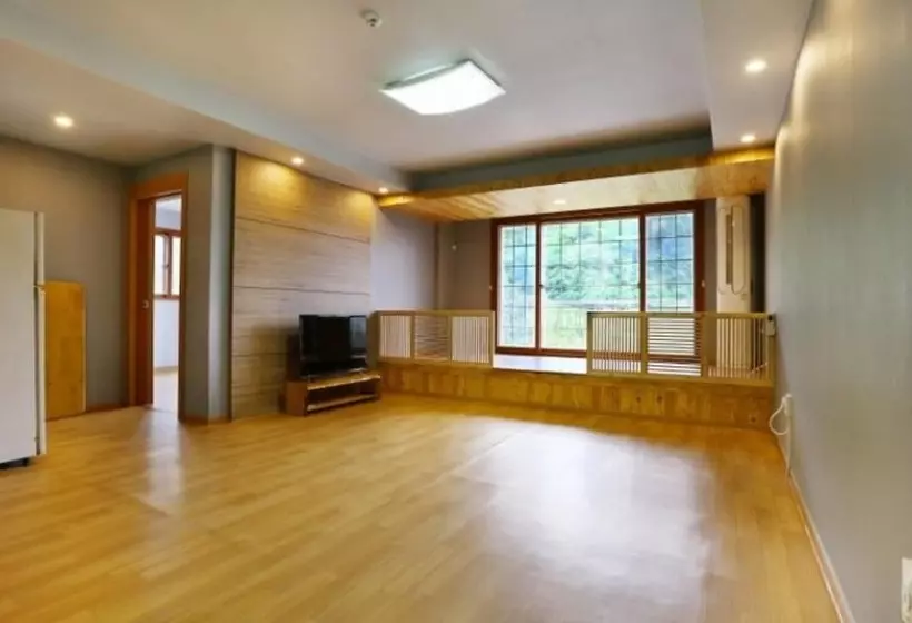 Yangpyeong Gyegoksaseum Pension