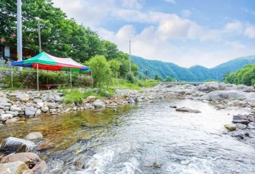 Yangpyeong Mountain Yard Pension