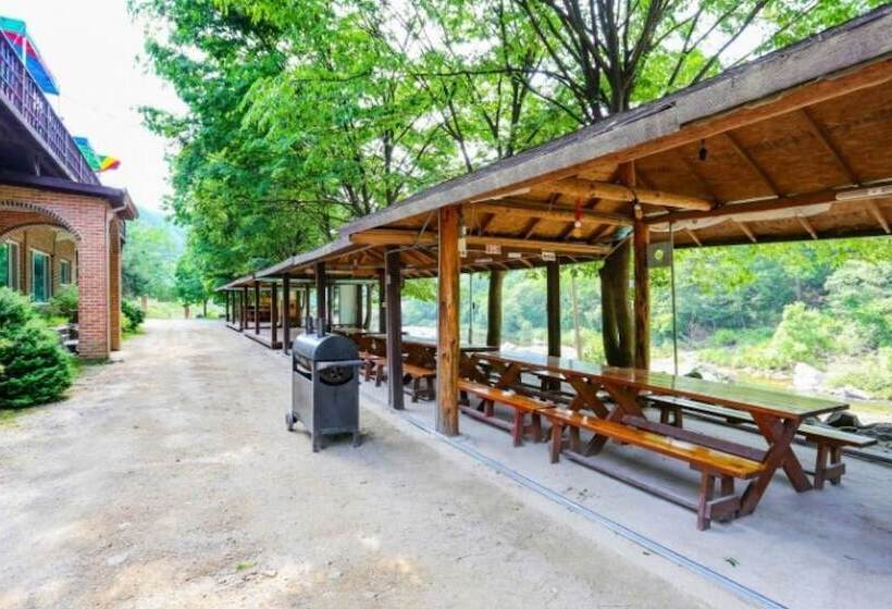 Yangpyeong Mountain Yard Pension
