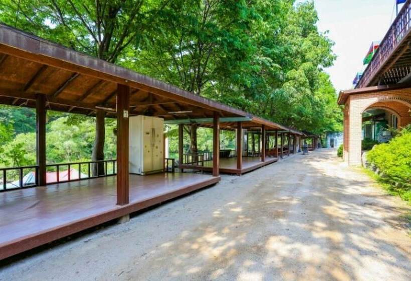Yangpyeong Mountain Yard Pension