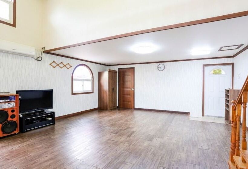 Yangpyeong Mountain Yard Pension