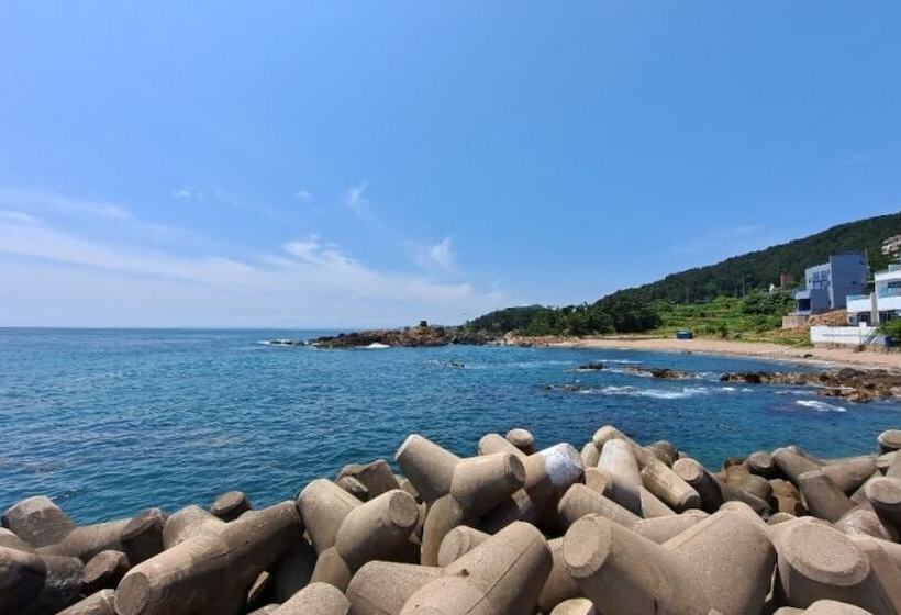 Yeongdeok Badahyang Pension