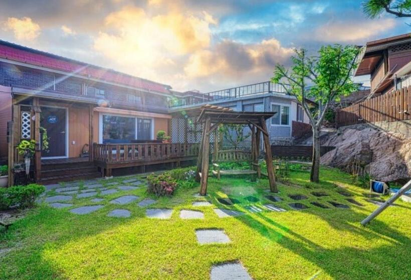 Yeongdeok Badahyang Pension