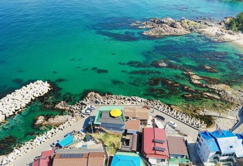 Yeongdeok Badahyang Pension