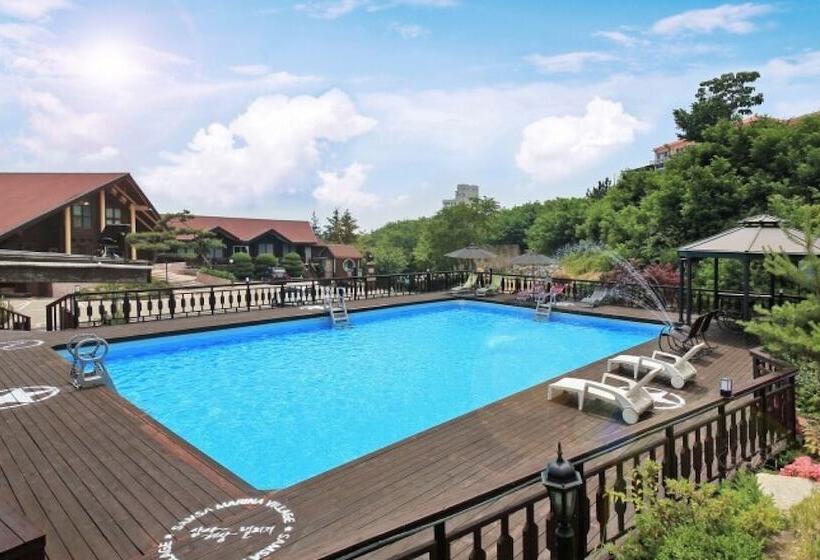 Yeongdeok Samsa Marin Village Pension