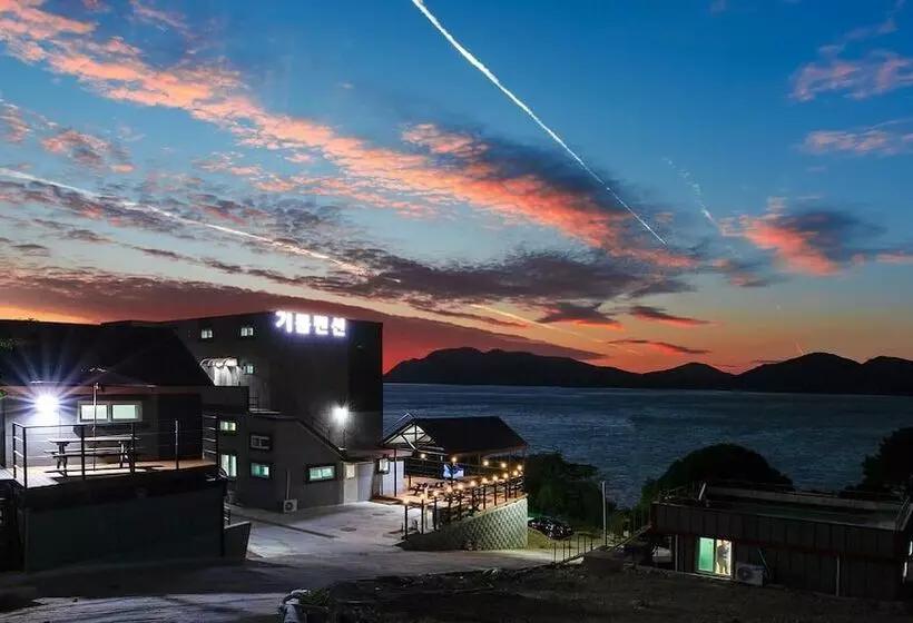 Yeosu Geumo Island Joy Pension