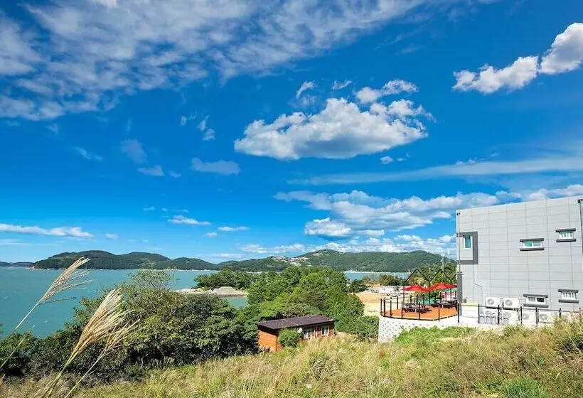 Yeosu Geumo Island Joy Pension