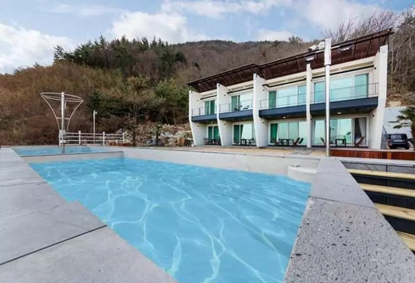 Yeosu Milagro Ocean View Spa Pension