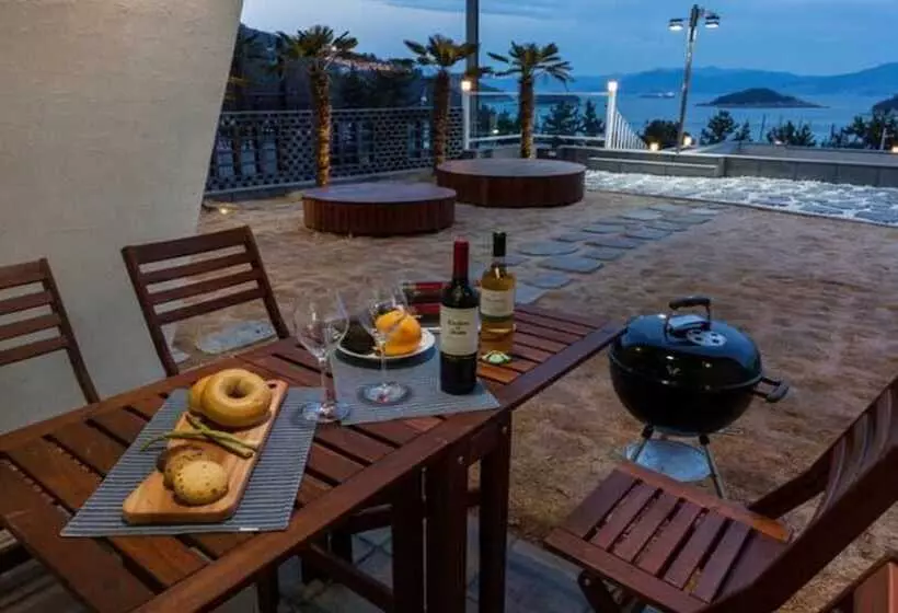 Yeosu Milagro Ocean View Spa Pension